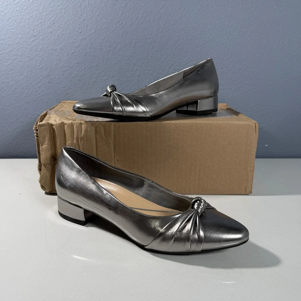 Easy Spirit Cristen Silver Metallic Knotted Pointed toe‎ Size 6N